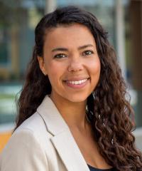 Headshot of Vivian Breckenridge